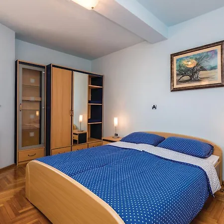 With A Parking Space - 24005