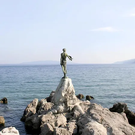 With A Parking Space - 24005 Apartamento Opatija